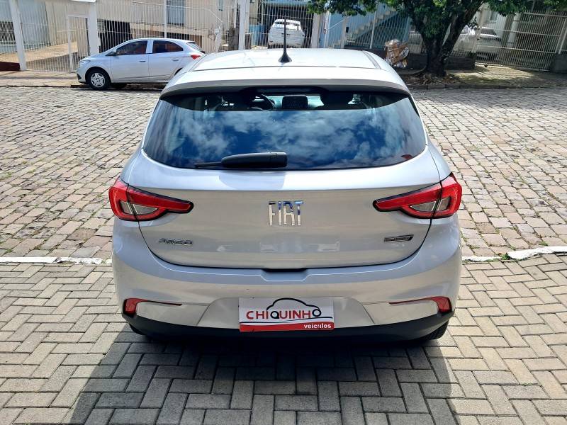 FIAT - ARGO - 2022/2023 - Prata - R$ 67.900,00