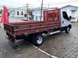 IVECO - DAILY - 2021/2022 - Prata - R$ 184.900,00