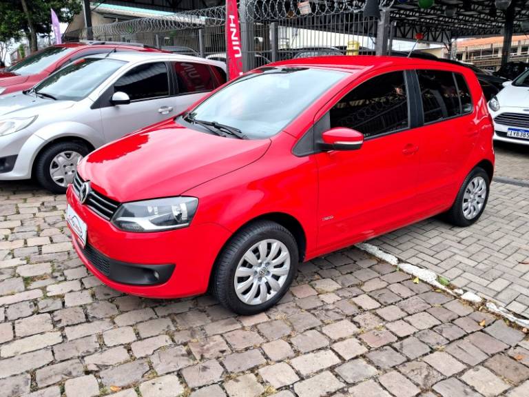 VOLKSWAGEN - FOX - 2014/2014 - Vermelha - R$ 42.900,00