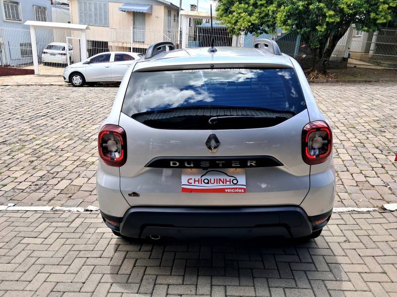 RENAULT - DUSTER - 2021/2022 - Prata - R$ 93.900,00