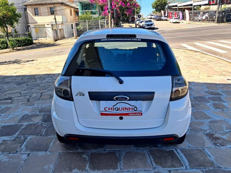 FORD - KA - 2012/2013 - Branca - R$ 26.900,00