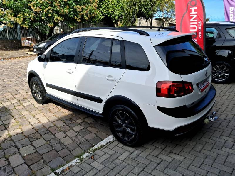 VOLKSWAGEN - SPACE CROSS - 2013/2014 - Branca - R$ 54.900,00