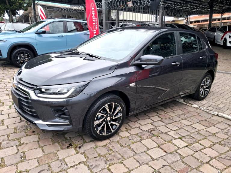 CHEVROLET - ONIX - 2025/2026 - Cinza - R$ 129.190,00