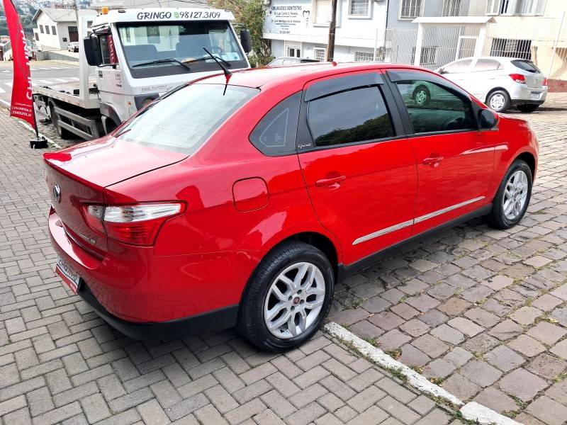 FIAT - GRAND SIENA - 2014/2015 - Vermelha - R$ 42.900,00