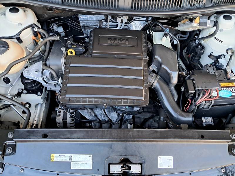 VOLKSWAGEN - FOX - 2015/2016 - Branca - R$ 53.900,00