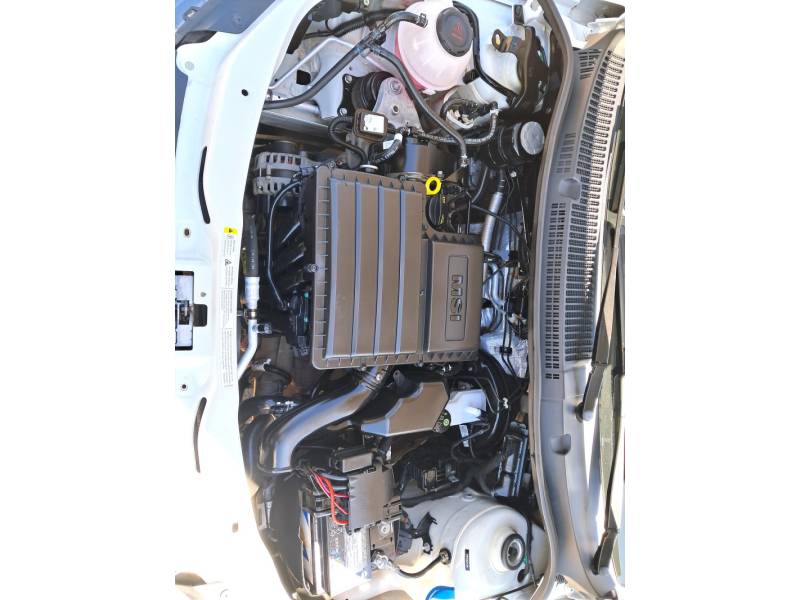 VOLKSWAGEN - SAVEIRO - 2022/2023 - Branca - R$ 69.900,00
