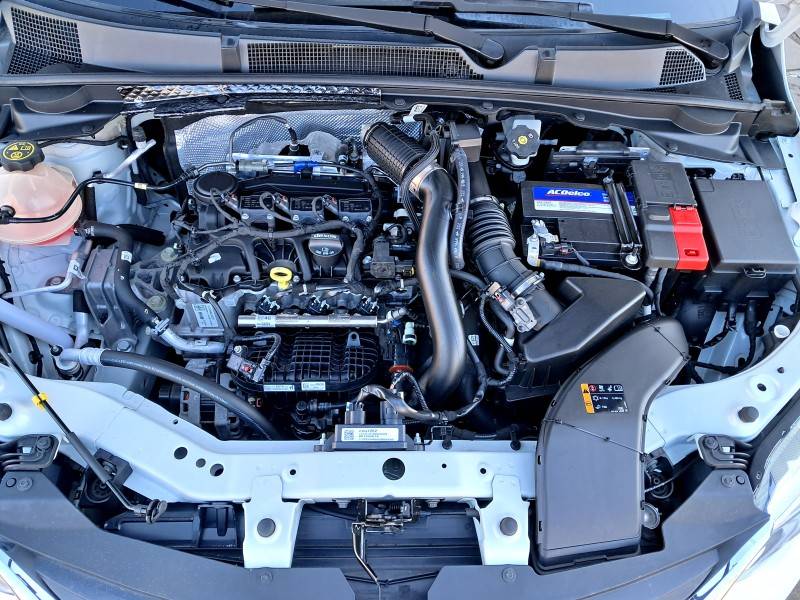 CHEVROLET - ONIX - 2022/2022 - Branca - R$ 79.900,00