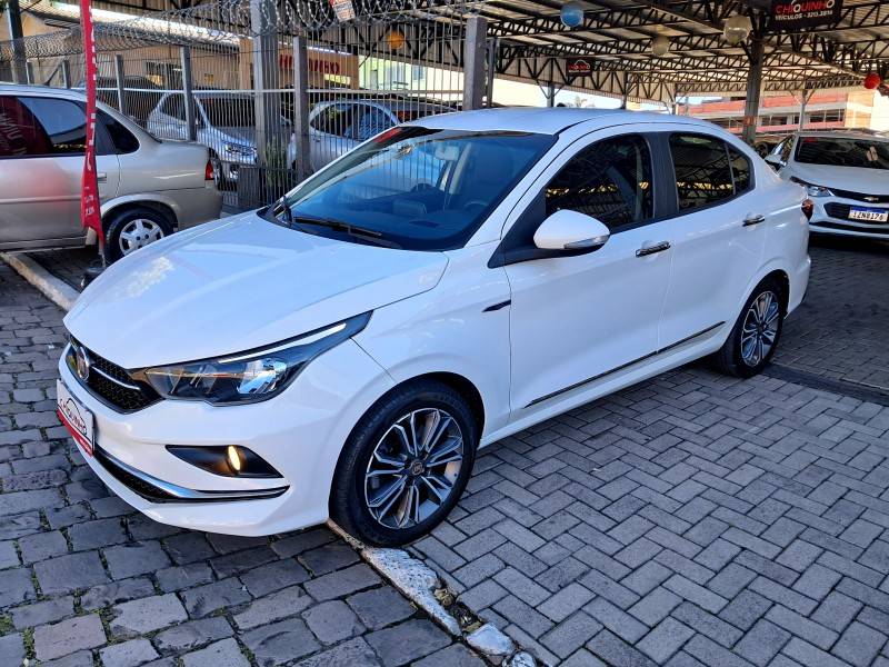 FIAT - CRONOS - 2018/2019 - Branca - R$ 69.900,00