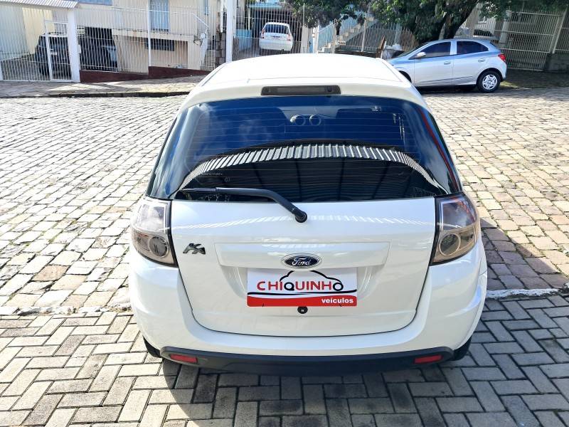 FORD - KA - 2012/2013 - Branca - R$ 31.900,00