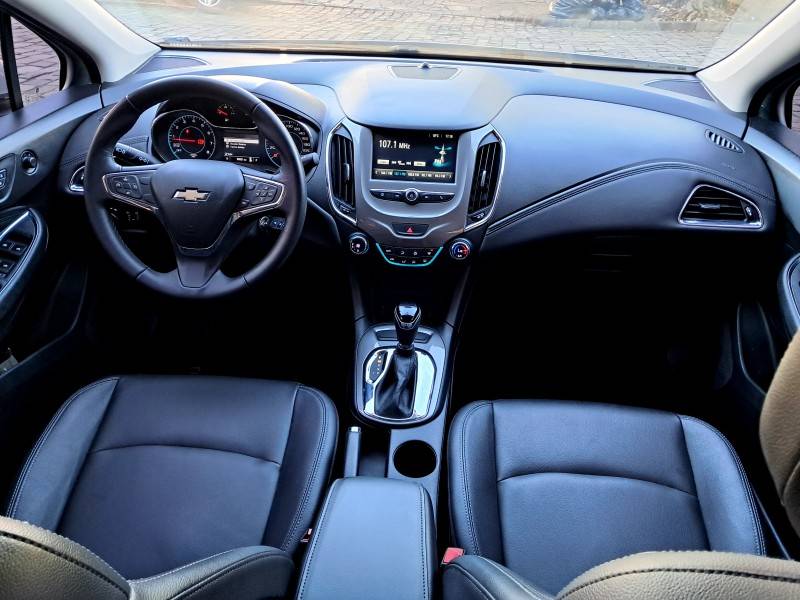CHEVROLET - CRUZE - 2018/2018 - Branca - R$ 84.900,00