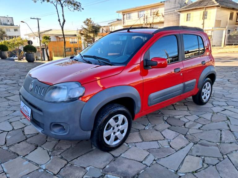 FIAT - UNO - 2011/2012 - Vermelha - R$ 34.900,00