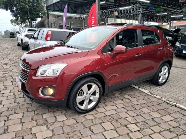 CHEVROLET - TRACKER - 2013/2014 - Vermelha - R$ 72.900,00