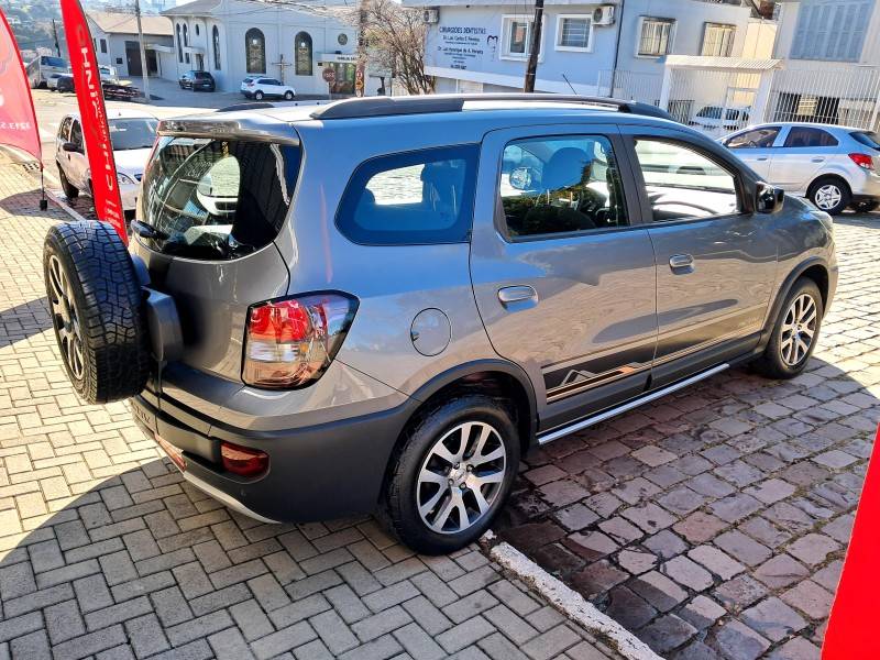 CHEVROLET - SPIN - 2017/2018 - Cinza - R$ 69.900,00