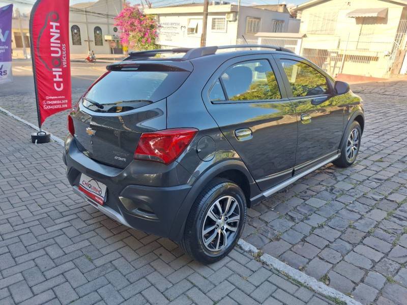 CHEVROLET - ONIX - 2017/2018 - Preta - R$ 69.900,00