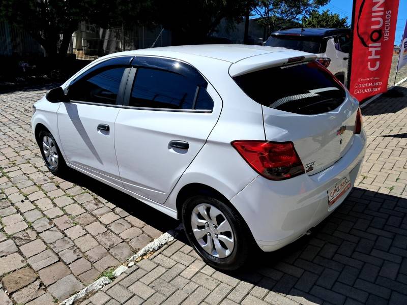 CHEVROLET - ONIX - 2019/2019 - Branca - R$ 53.900,00