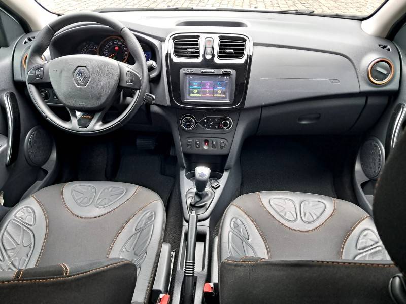RENAULT - SANDERO - 2018/2019 - Branca - R$ 55.900,00