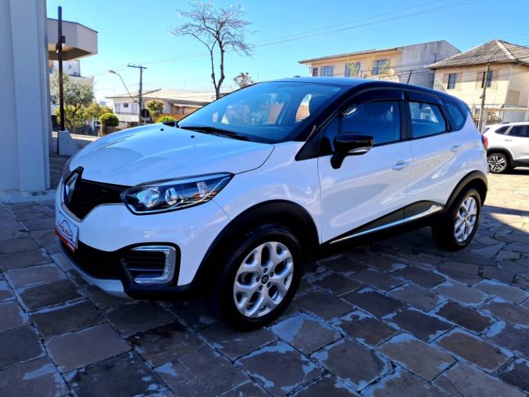 RENAULT - CAPTUR - 2017/2018 - Branca - R$ 69.900,00