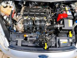 FORD - FIESTA - 2013/2014 - Prata - R$ 39.900,00