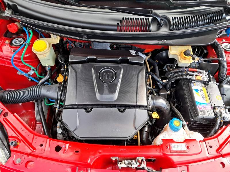 FIAT - PALIO - 2012/2013 - Vermelha - R$ 38.900,00