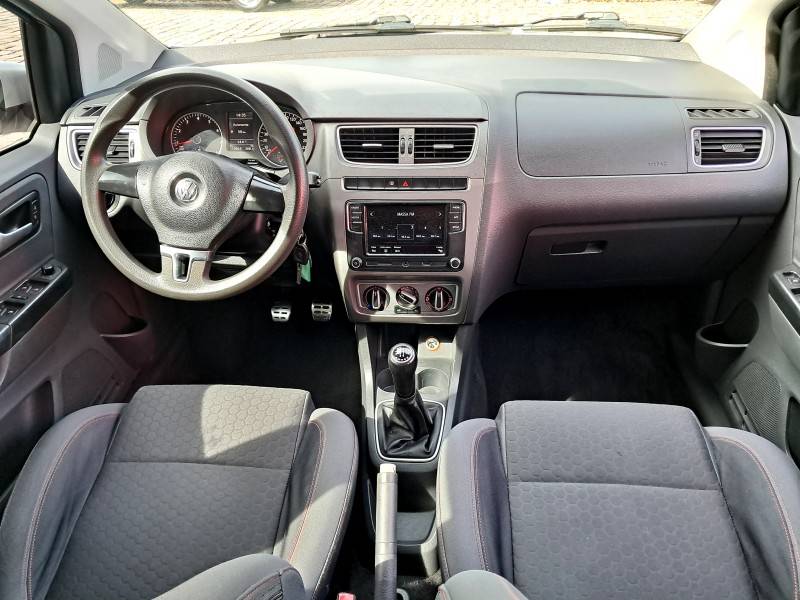 VOLKSWAGEN - SPACE CROSS - 2013/2014 - Branca - R$ 54.900,00