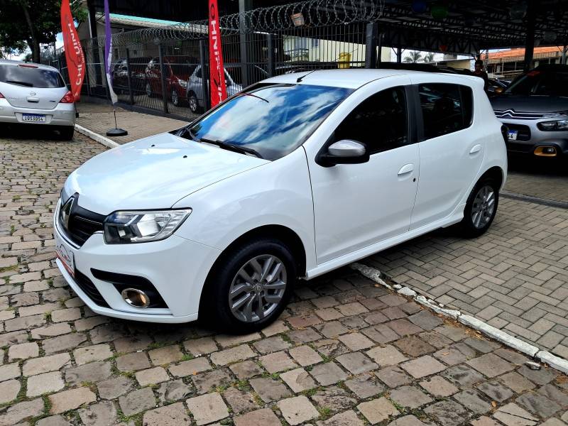 RENAULT - SANDERO - 2020/2021 - Branca - R$ 59.900,00