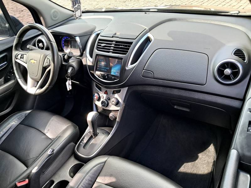 CHEVROLET - TRACKER - 2013/2014 - Preta - R$ 72.900,00