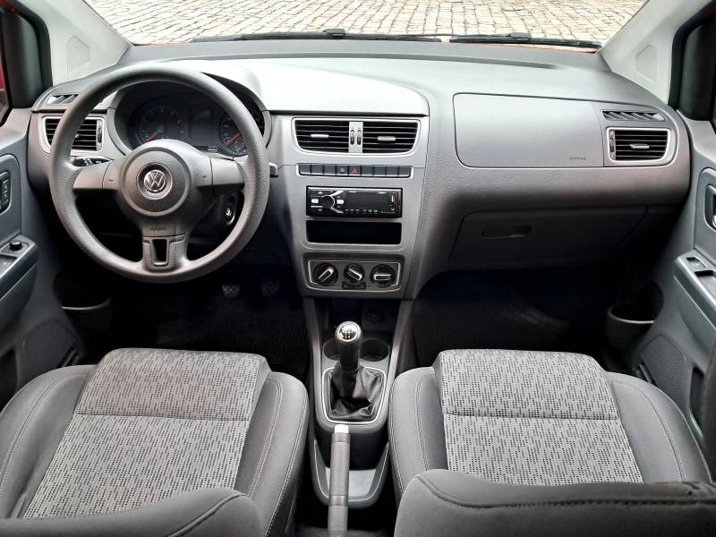 VOLKSWAGEN - FOX - 2014/2014 - Vermelha - R$ 42.900,00