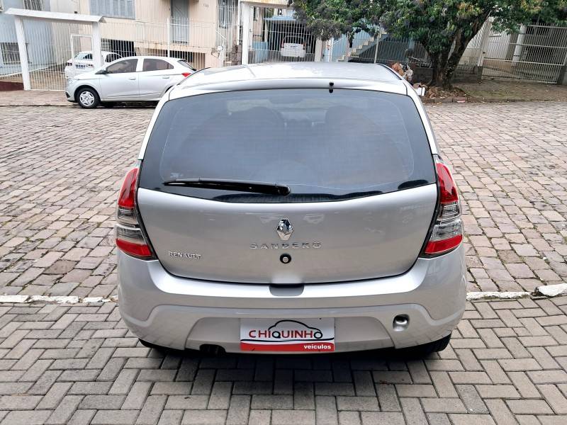RENAULT - SANDERO - 2014/2014 - Prata - R$ 34.900,00
