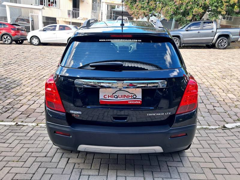 CHEVROLET - TRACKER - 2013/2014 - Preta - R$ 72.900,00