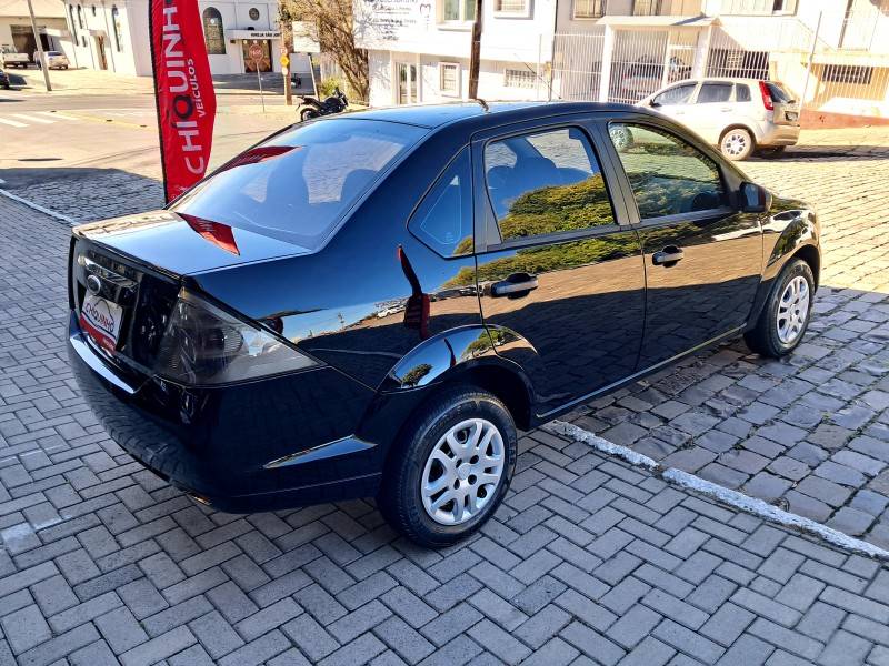 FORD - FIESTA - 2010/2011 - Preta - R$ 34.900,00