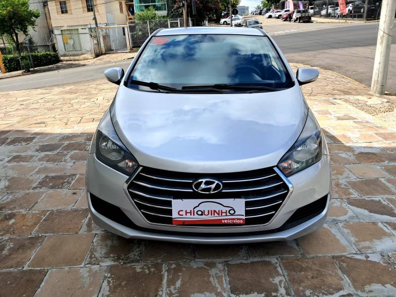 HYUNDAI - HB20S - 2017/2018 - Cinza - R$ 65.900,00