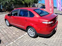 FIAT - GRAND SIENA - 2014/2015 - Vermelha - R$ 42.900,00
