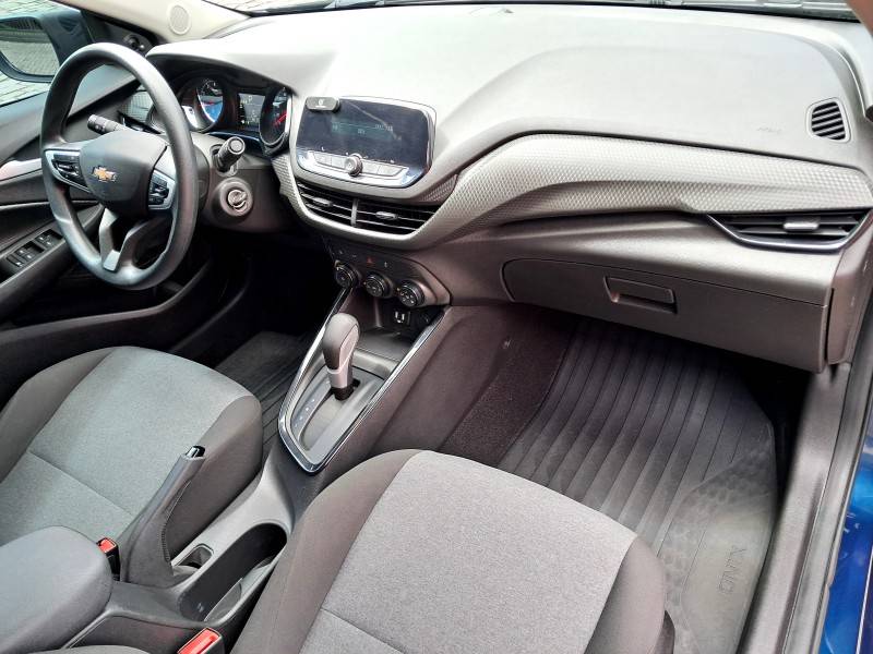 CHEVROLET - ONIX - 2022/2023 - Azul - R$ 79.900,00