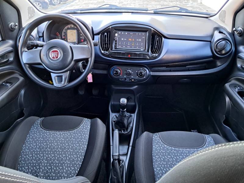 FIAT - UNO - 2021/2021 - Branca - R$ 49.900,00