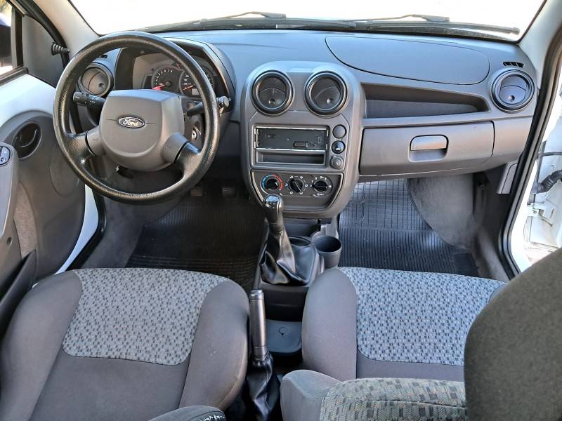 FORD - KA - 2012/2013 - Branca - R$ 26.900,00