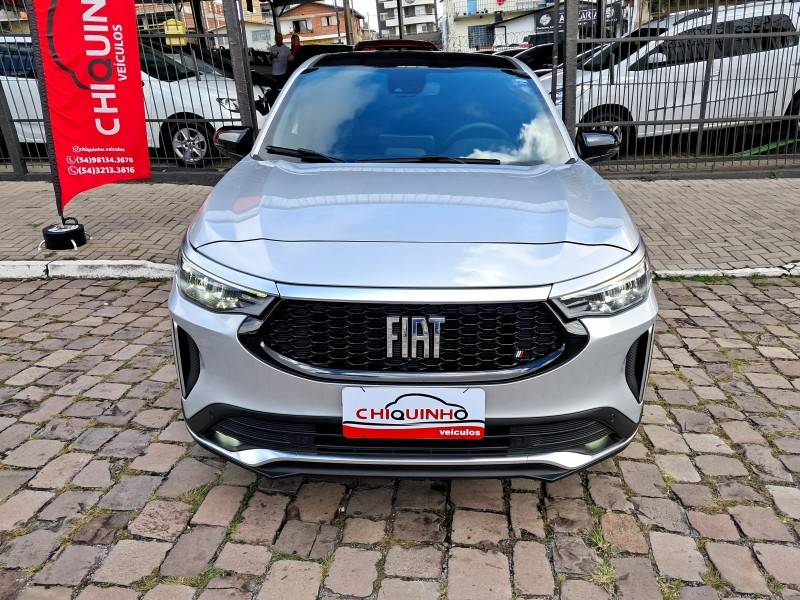 FIAT - FASTBACK - 2022/2023 - Prata - R$ 118.900,00