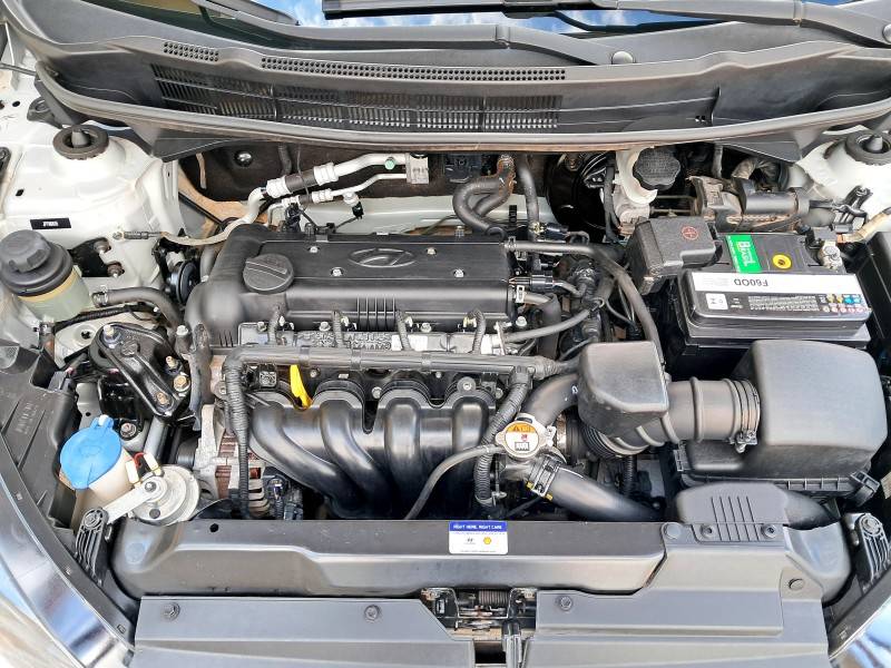 HYUNDAI - HB20S - 2017/2018 - Cinza - R$ 65.900,00
