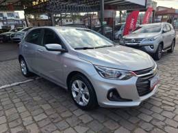 CHEVROLET - ONIX - 2022/2023 - Prata - R$ 89.900,00