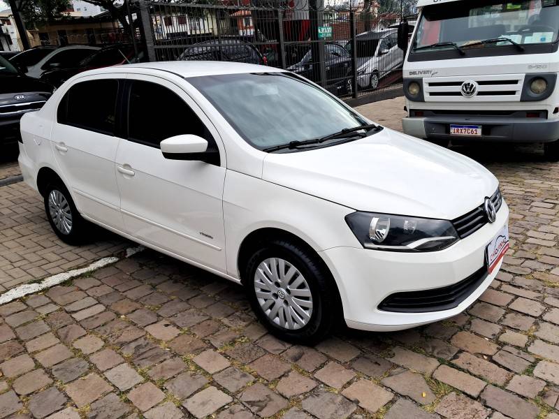 VOLKSWAGEN - VOYAGE - 2013/2014 - Branca - R$ 42.900,00