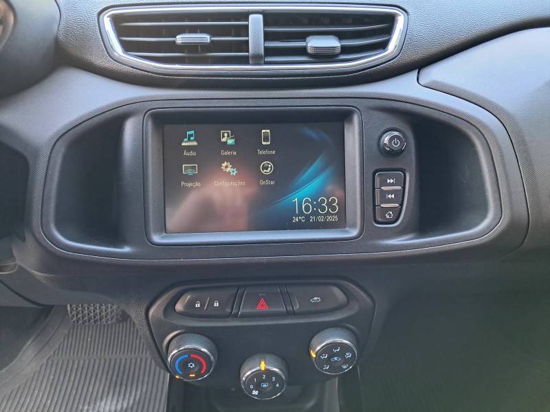 CHEVROLET - PRISMA - 2016/2017 - Preta - R$ 64.900,00