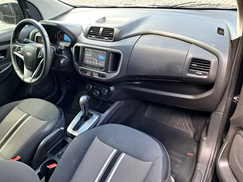 CHEVROLET - SPIN - 2015/2016 - Preta - R$ 64.900,00