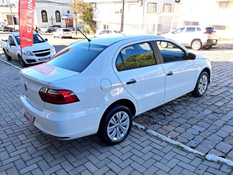 VOLKSWAGEN - VOYAGE - 2021/2022 - Branca - R$ 64.900,00