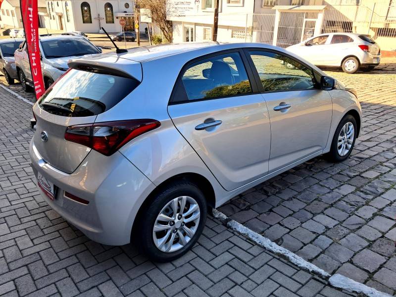 HYUNDAI - HB20 - 2019/2019 - Prata - R$ 58.900,00