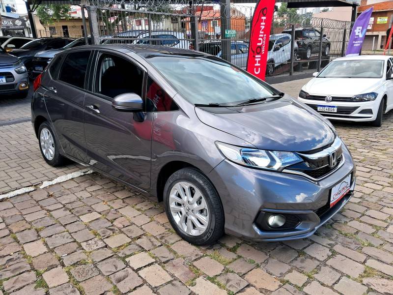 HONDA - FIT - 2017/2018 - Cinza - R$ 73.900,00