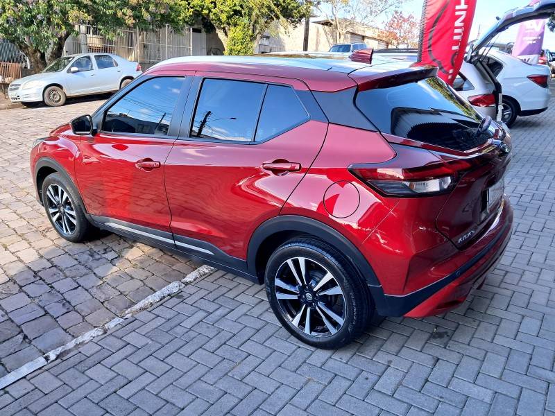 NISSAN - KICKS - 2021/2022 - Vermelha - R$ 99.900,00