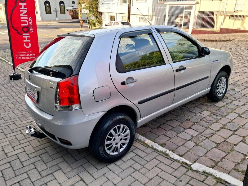 FIAT - PALIO - 2007/2008 - Prata - R$ 25.900,00