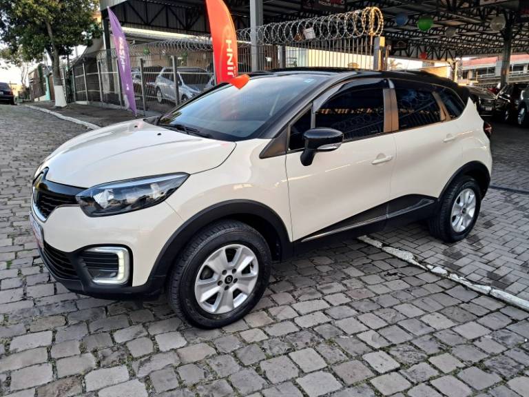 RENAULT - CAPTUR - 2020/2021 - Bege - R$ 82.900,00