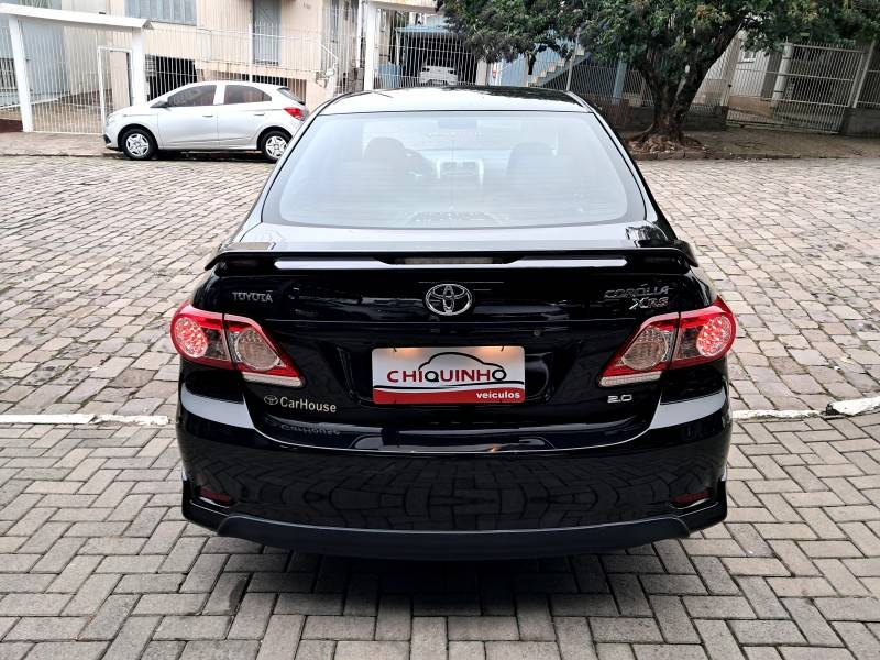 TOYOTA - COROLLA - 2013/2014 - Preta - R$ 74.900,00