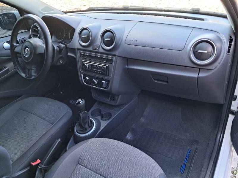 VOLKSWAGEN - VOYAGE - 2013/2014 - Branca - R$ 42.900,00
