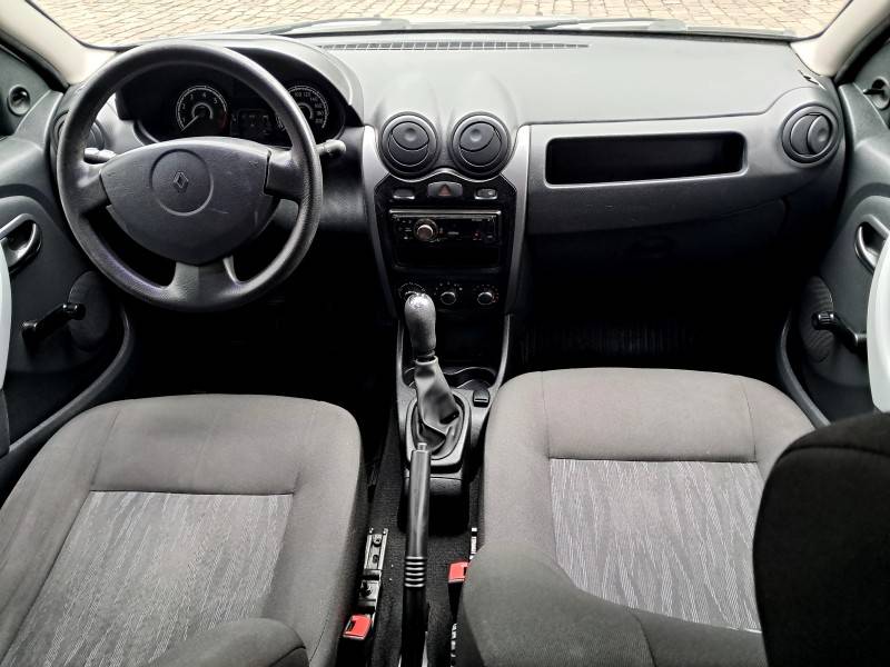 RENAULT - SANDERO - 2014/2014 - Prata - R$ 34.900,00